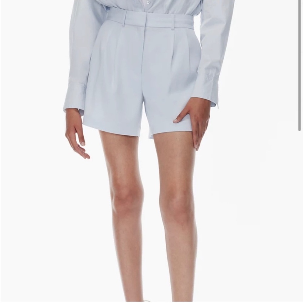 NWT Babaton 3” Pleated Cement Blue Women's Shorts